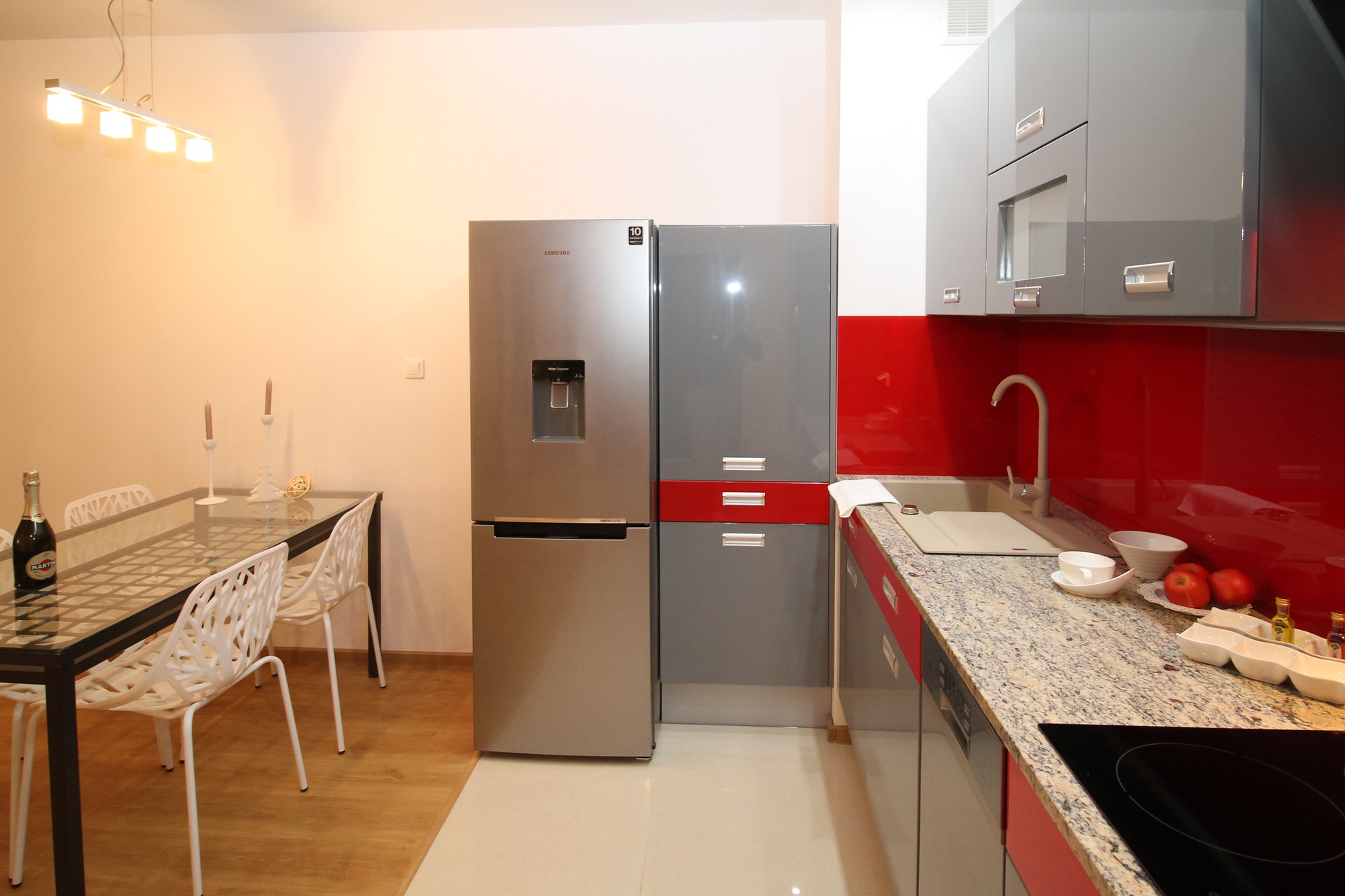 Glass Kitchen Backsplash